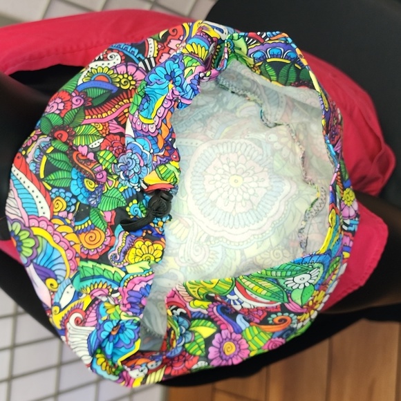 Bright and colorful bouffant surgical cap - Picture 4 of 4